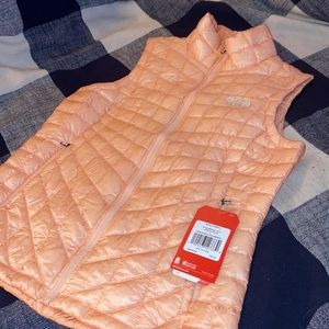 NWT W Thermoball Vest - Tropical Peach - size Small